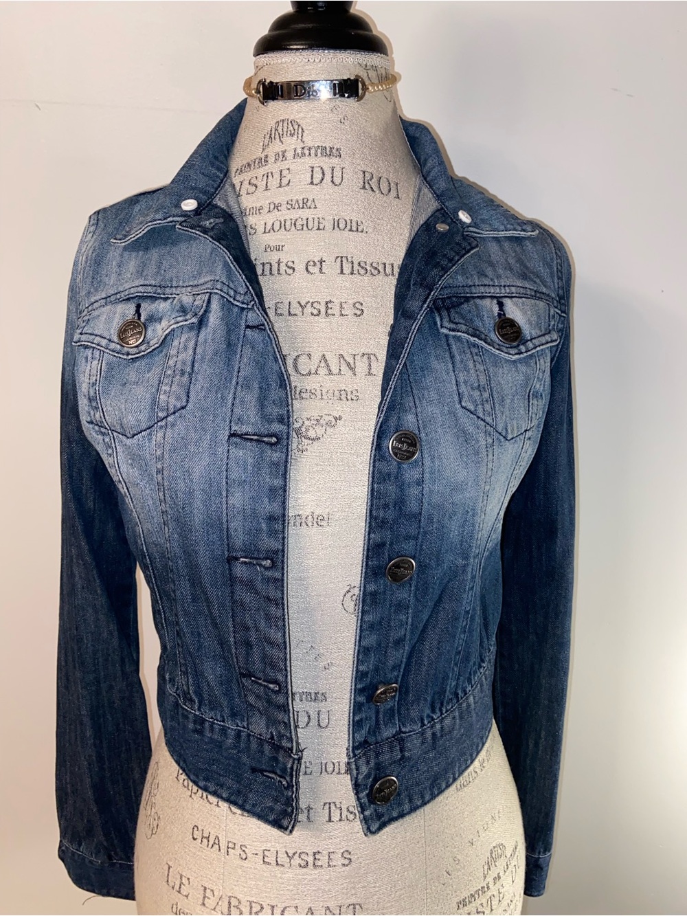Iris Classic Women's Denim Jacket - Blue